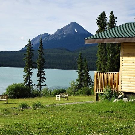 Southern Lakes Resort Tagish Экстерьер фото