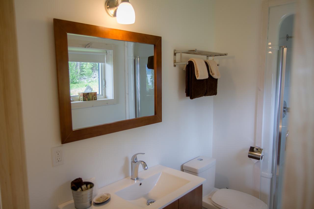 Southern Lakes Resort Tagish Экстерьер фото