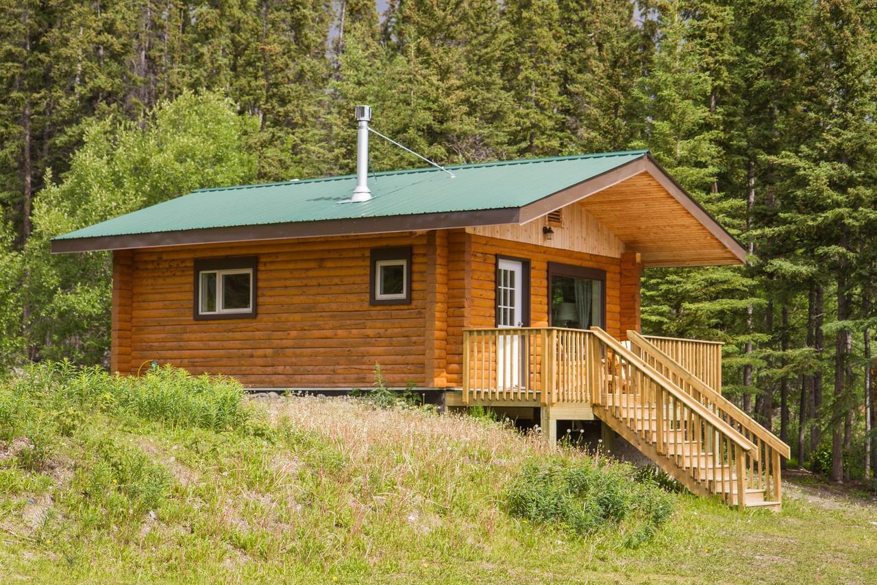 Southern Lakes Resort Tagish Экстерьер фото