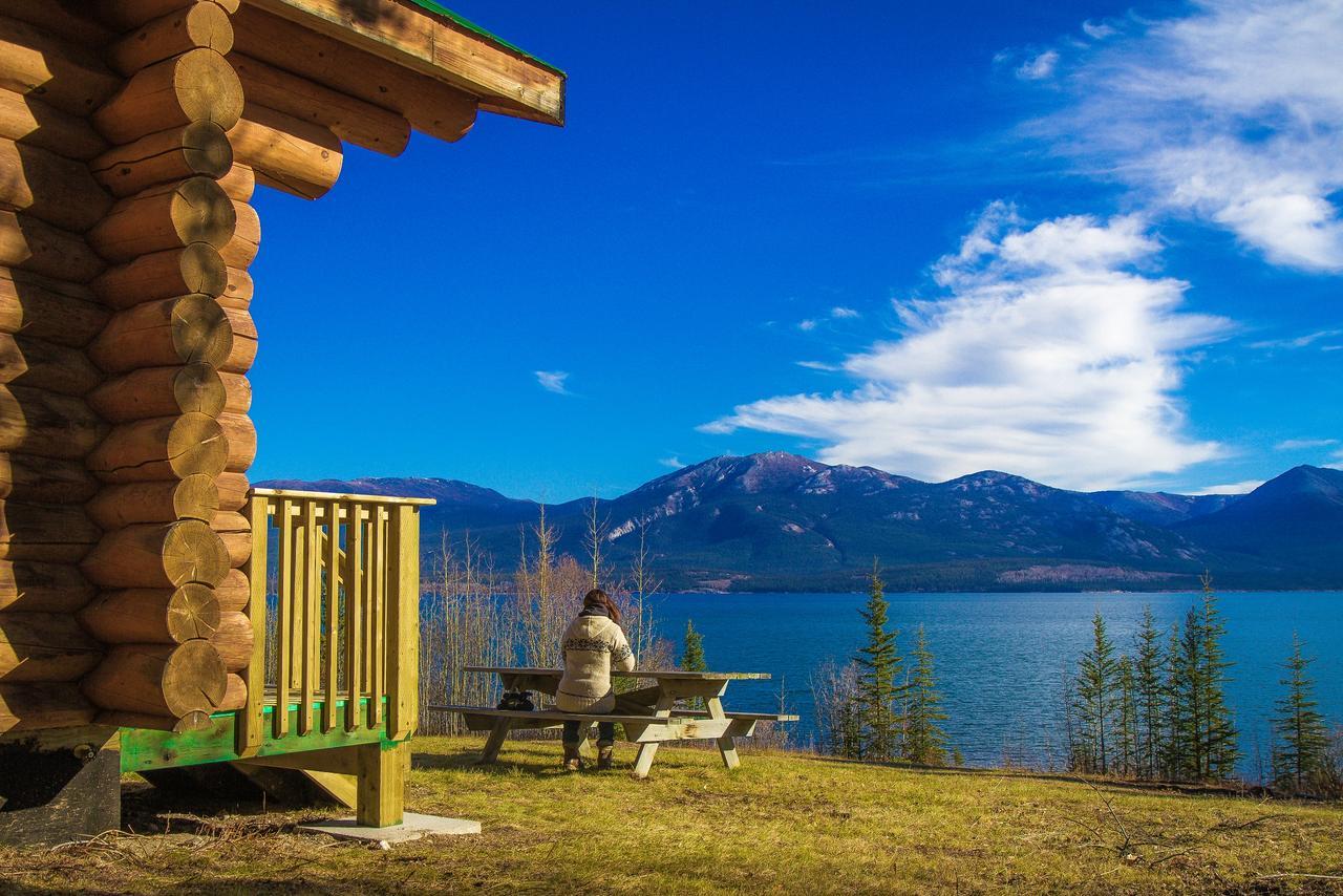 Southern Lakes Resort Tagish Экстерьер фото